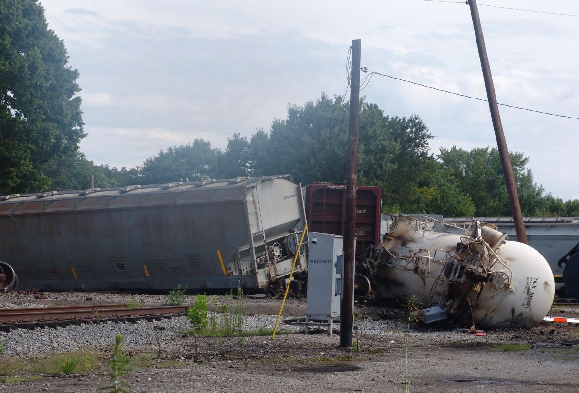 Train derails in Northern Ky. town